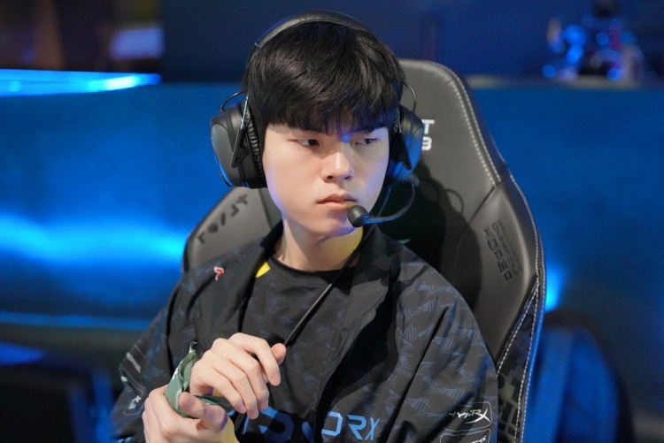 各自代表着 各自代表着