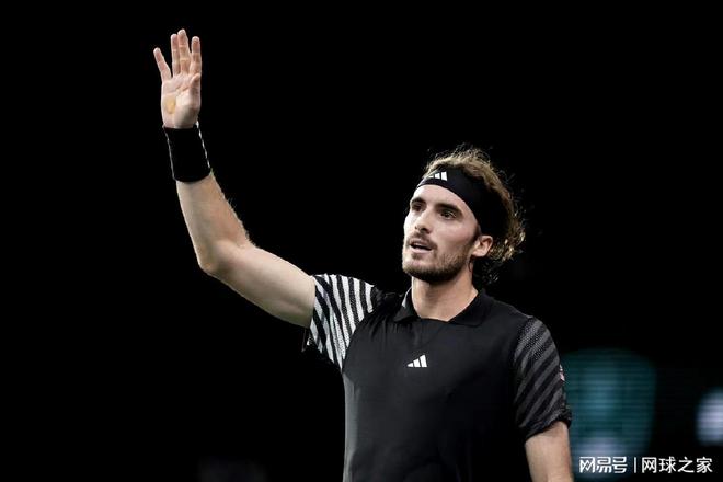 她看到了与 她看到了与