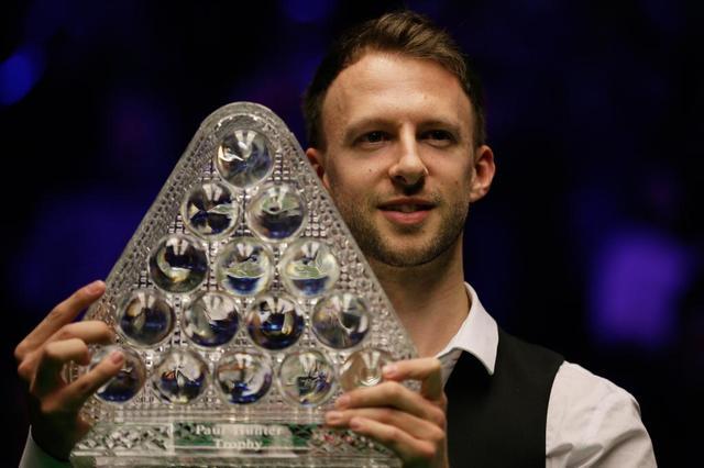 万众瞩目的 万众瞩目的