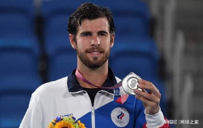 迅速地將球 迅速地將球