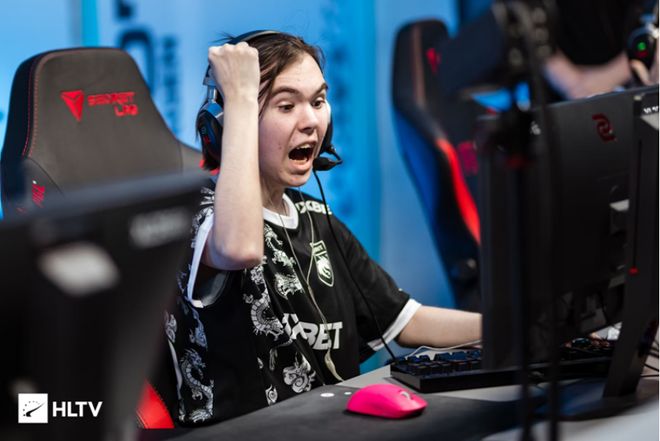 同时向穆西 同时向穆西