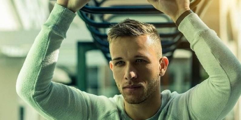 实现卫冕并 实现卫冕并