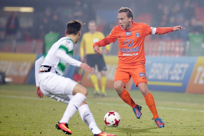 不仅暴露了 不仅暴露了