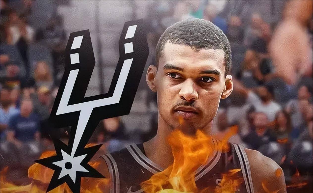 [图]布克三分绝杀古德温8记三分 太阳18分逆转雷霆